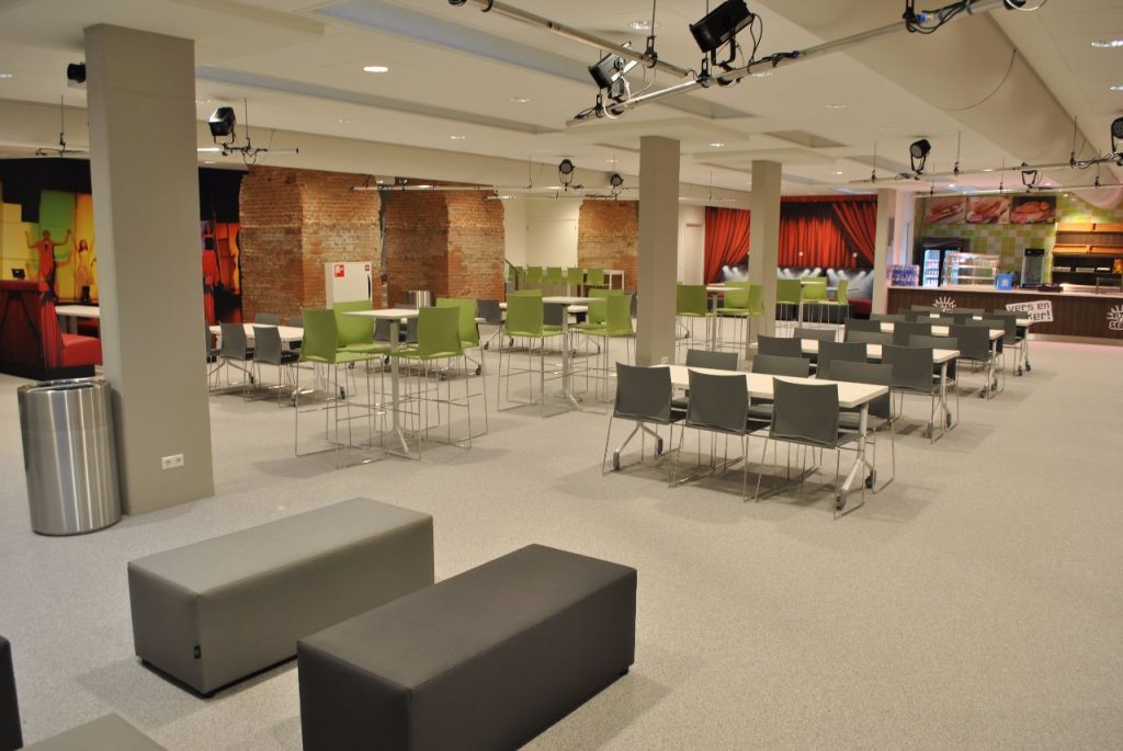 Complete kantine inrichting Amsterdams Lyceum