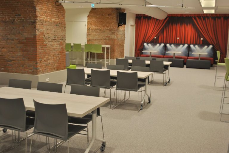 Inrichting kantine Amsterdams Lyceum