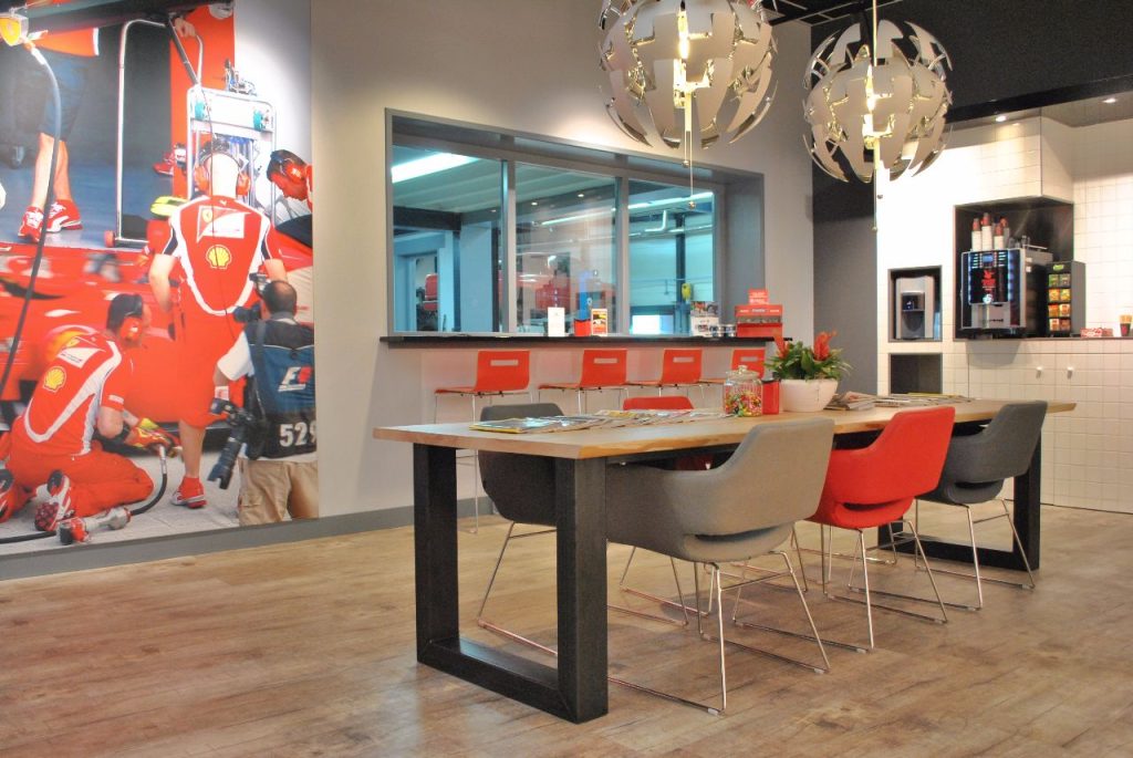 Industriële houten tafel