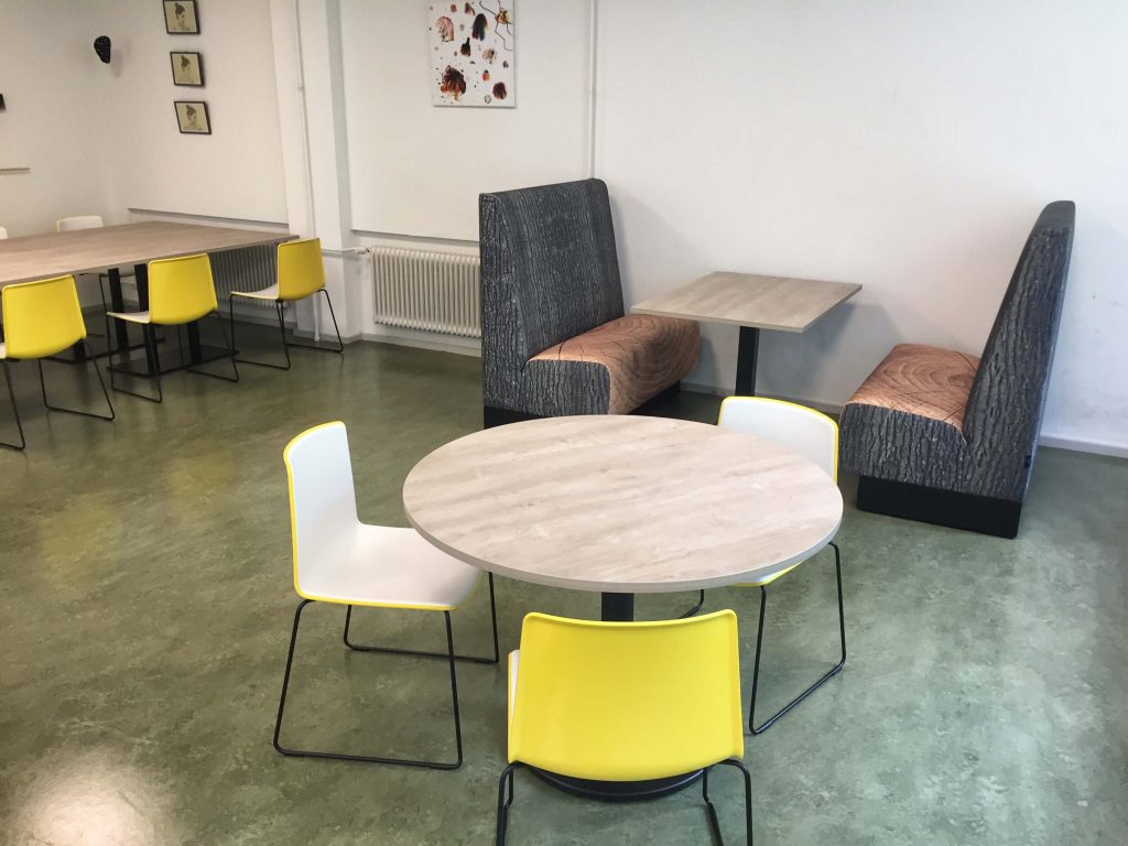 Stoere en stevige schoolmeubels