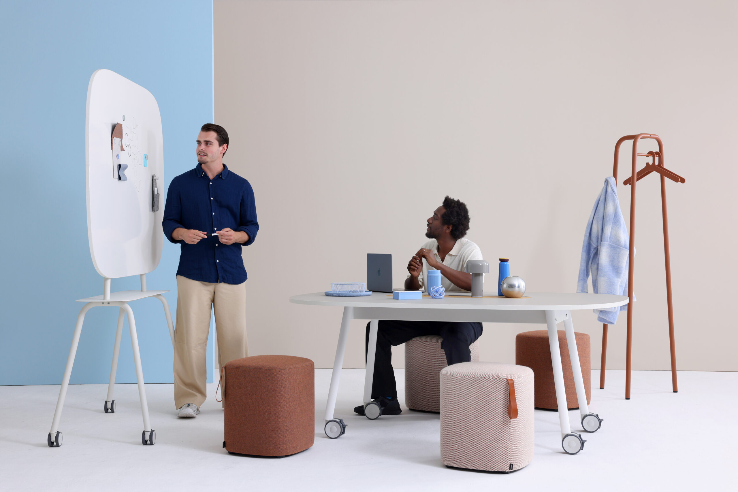Vergadertafel Pully Meet