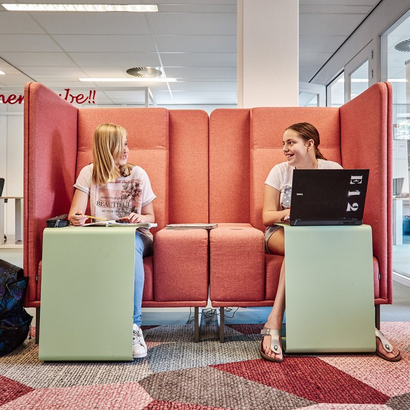 ontvangstbank met akoestische panelen 1st class
