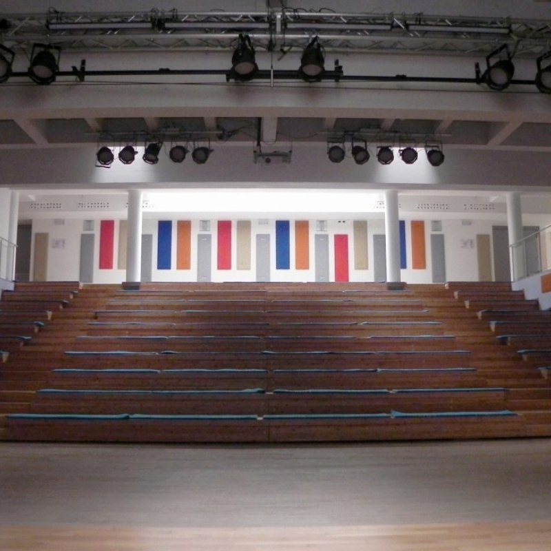 Akoestische oplossing aula