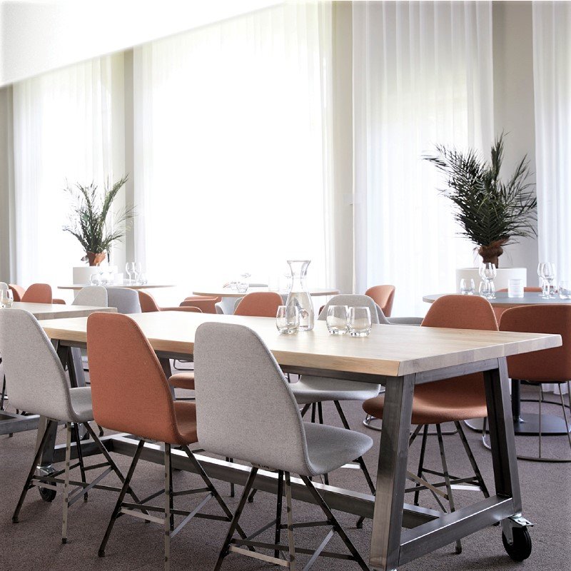 Kantinetafel op wielen