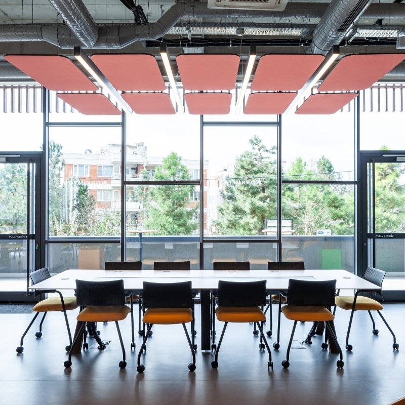 Geluiddempende panelen vergaderruimte