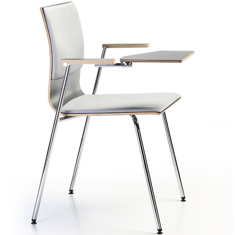 stoel met schrijftafel