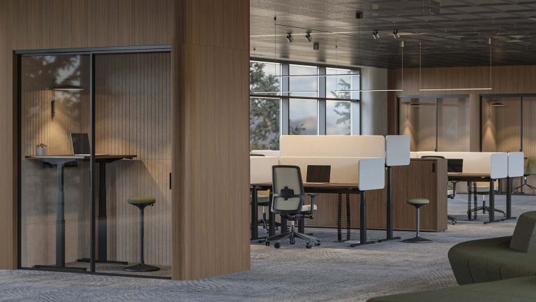 Kantoorruimte met zit-sta bureaus, ergonomische bureaustoelen en akoestische werkplekken in neutrale kleuren.