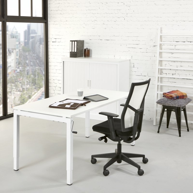 Qust slinger bureau wit