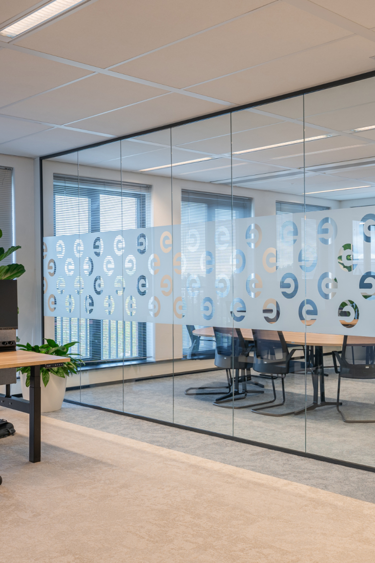 Glazen wanden op kantoor