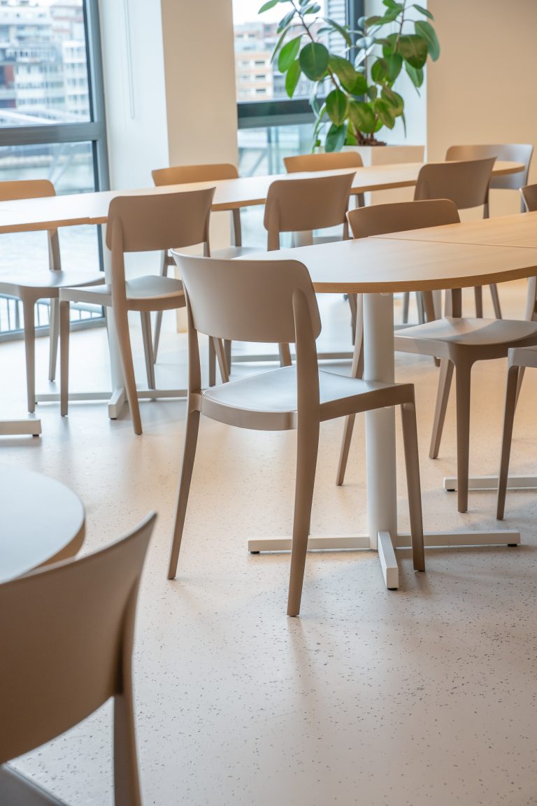 Kantinestoelen in kantine