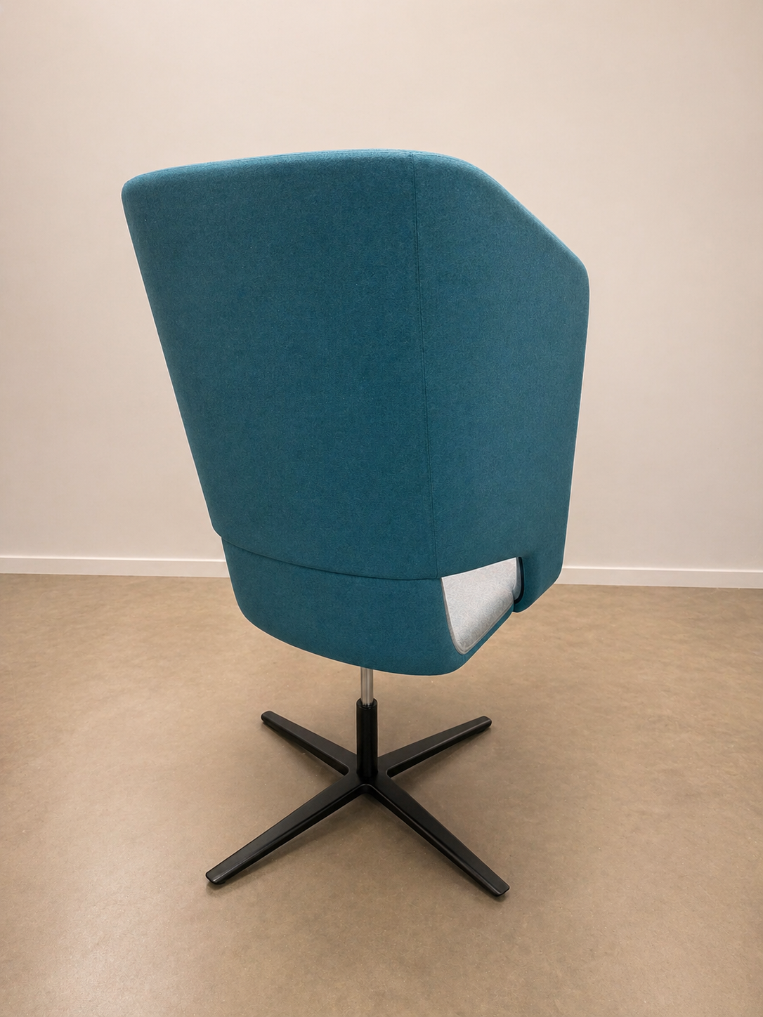 Outlet: Akoestische loungestoel met zijtafel – Twist&Sit - Afbeelding 3