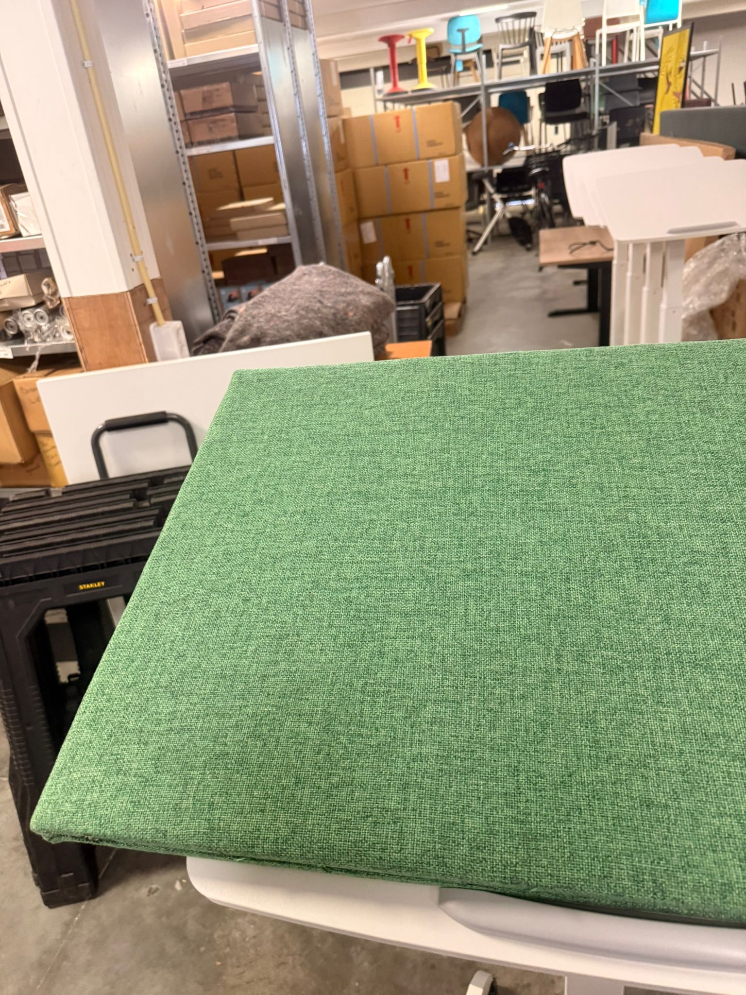 Outlet: Akoestisch bureaupaneel groen 160 x 50 cm - Afbeelding 5