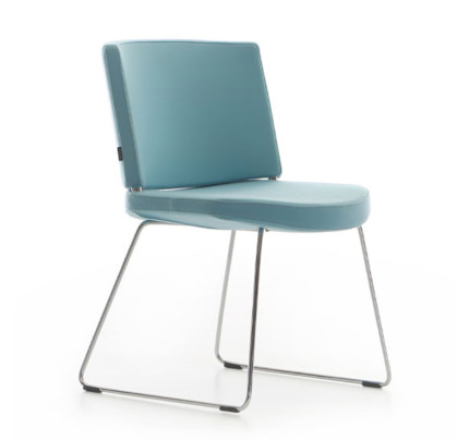 Moderne stoel Kurvi Sledeframe