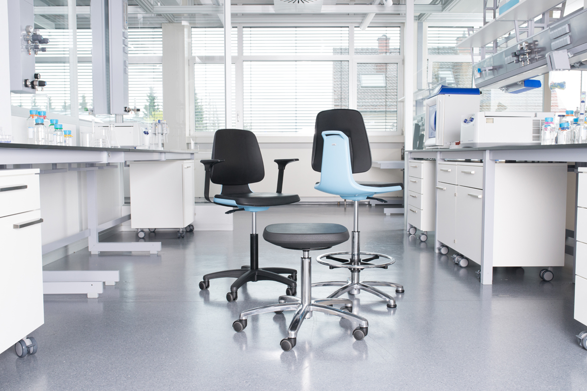 Werkstoelen voor o.a. industrie-, laboratorium- en cleanroom werkplekken