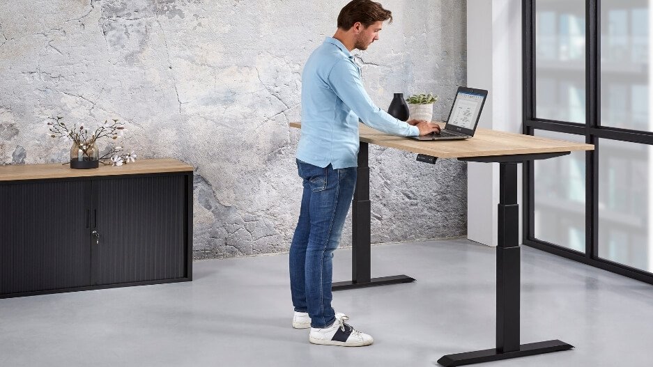Elektrisch verstelbaar bureau Elektrisch verstelbaar bureau