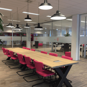 Projectinrichting Arnhem T-Mobile Vergadertafel