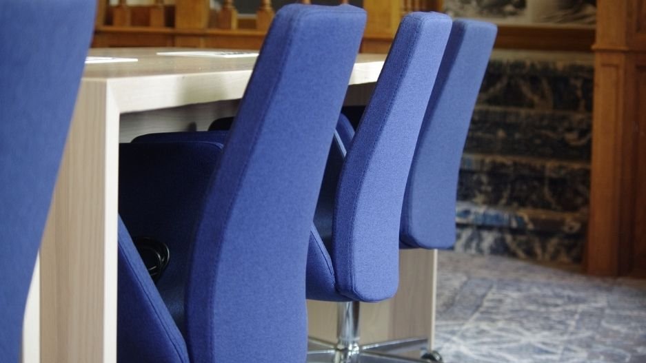 Verrijdbare vergaderstoelen Nero Verrijdbare vergaderstoelen Nero